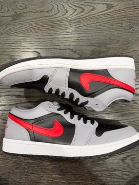 Nike Air Jordan 1 Low Cement Fire Red women’s  size 12
